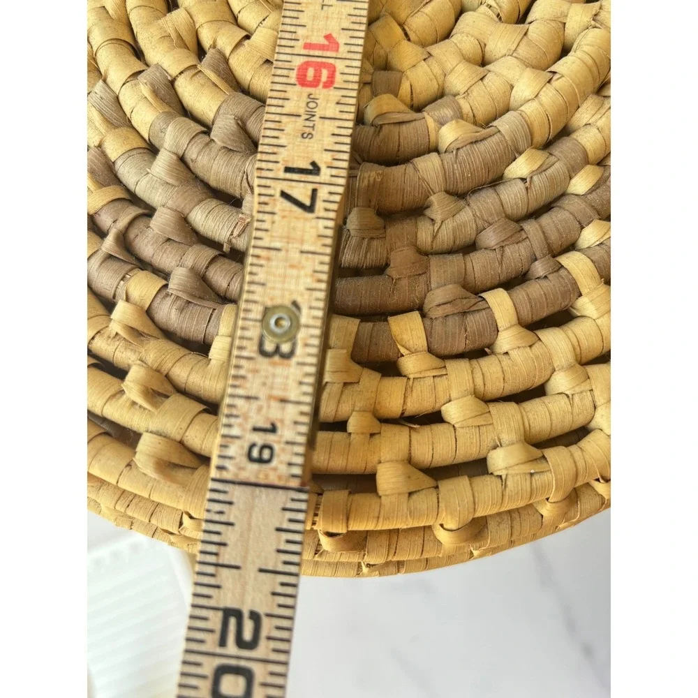 Vintage Large‎ Handwoven Straw Basket with Lid Oval Wicker Storage Tan Brown